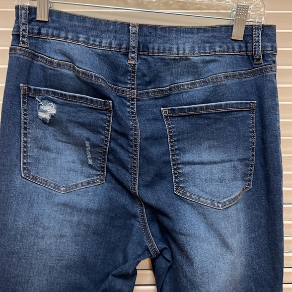 Versona Modern Distressed Jeans in Medium Wash, Size 10 - Picture 11 of 17